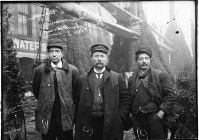 Captain and crew aboard the Rouse-Simmons.