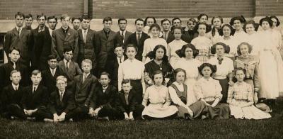 Young people in a 1911 school group photo.